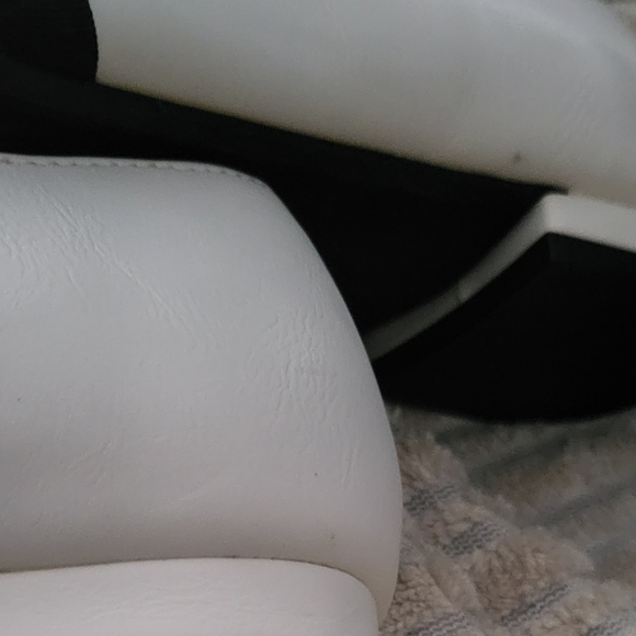 Reposhing Just Fab Woman’s Pointed Toe White Flats with Gem Detail Size 8.5 - Picture 11 of 11